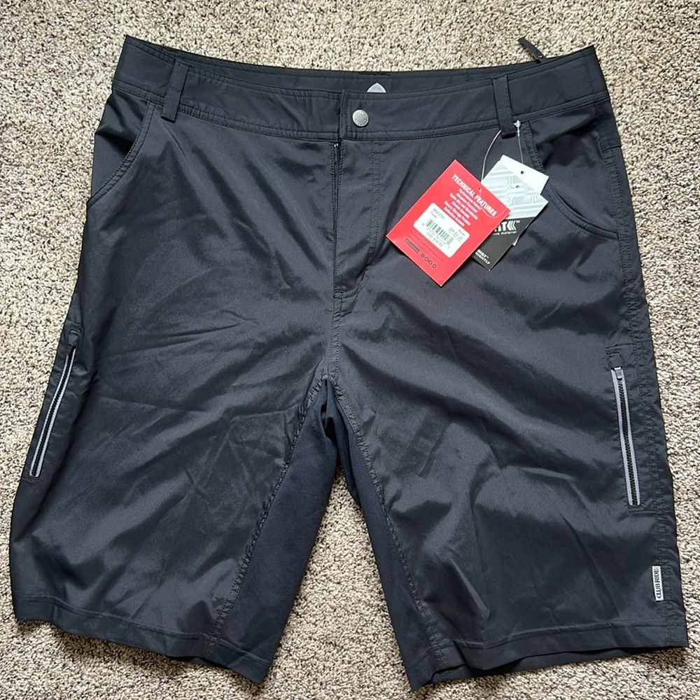 Club Ride Men’s XL shorts NWT